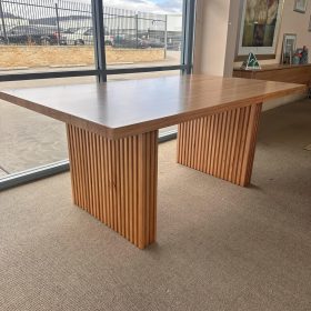 Port Douglas 2100 Table