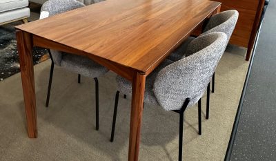Alternative view of Avoca 2100 Table