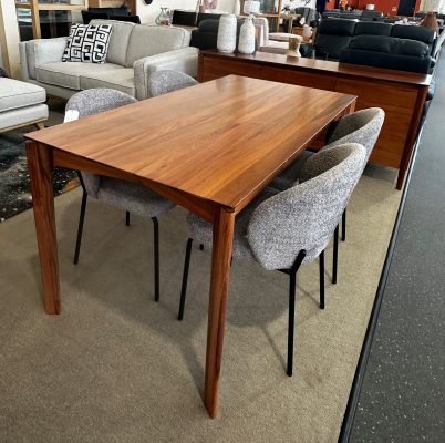 Avoca 1800 Table